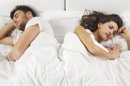 Yếu sinh lý vợ chồng trên giường