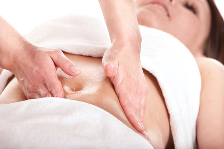 Điều trị bí tiểu sau sinh bằng phương pháp massage, bấm huyệt trong Đông y