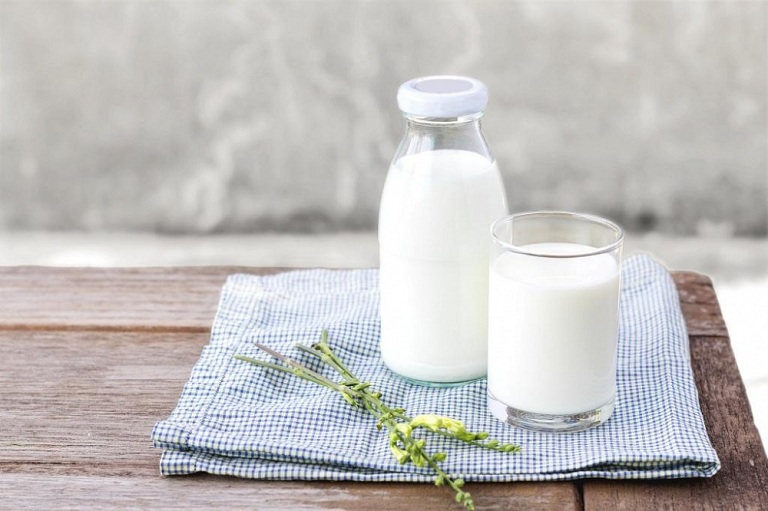 Trẻ bị rối loạn tiêu hóa có nên uống sữa?