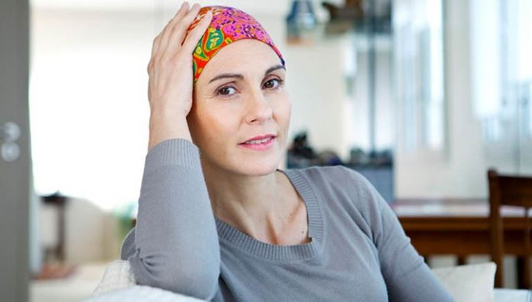 xạ trị ung thư có bị rụng tóc không