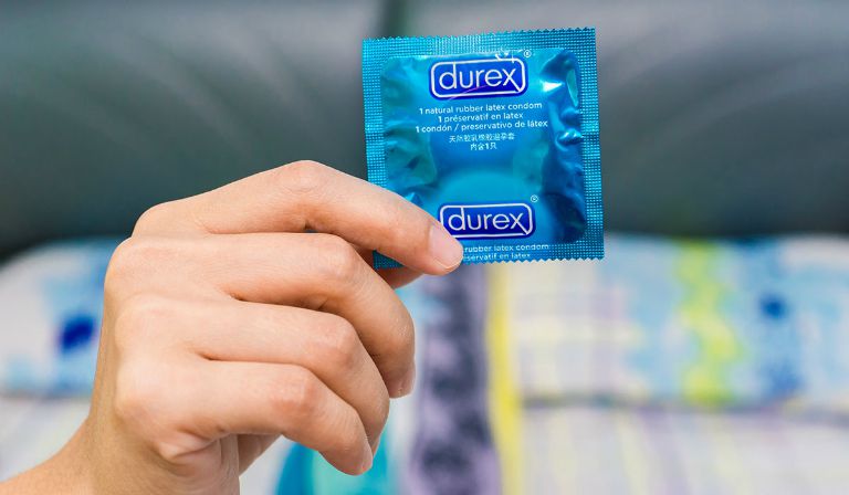 Thương hiệu bao cao su Durex có cung cấp dòng sản phẩm bao cao su giúp nam giới kéo dài thời gian quan hệ.