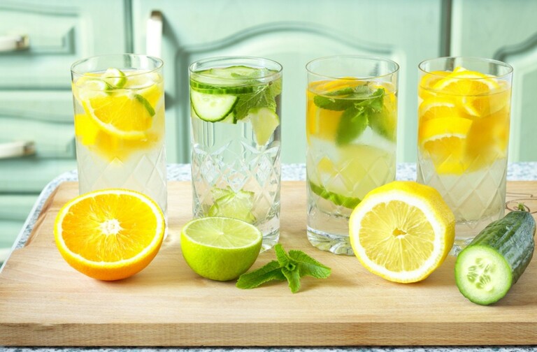 Nước cốt chanh tốt cho tiêu hóa và lợi tiểu