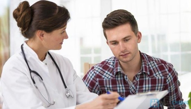 Khi nghi ngờ mắc bệnh bạn nên đến gặp bác sĩ để thăm khám và phác đồ điều trị phù hợp