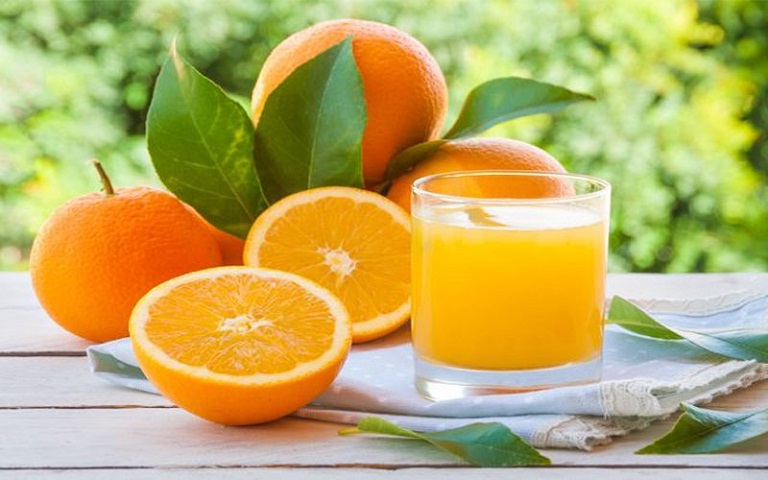 Người bệnh mổ ruột thừa nên uống nước cam khi nào?