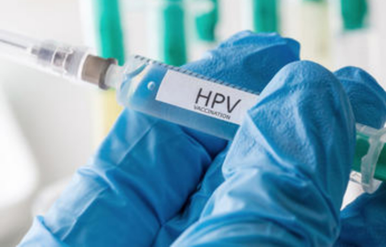 Tiêm vắc xin phòng ngừa HPV đầy đủ theo chỉ định của Bộ Y tế để phòng bệnh