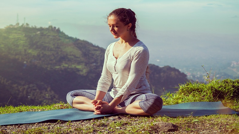 Bài tập Baddha Konasana trị táo bón