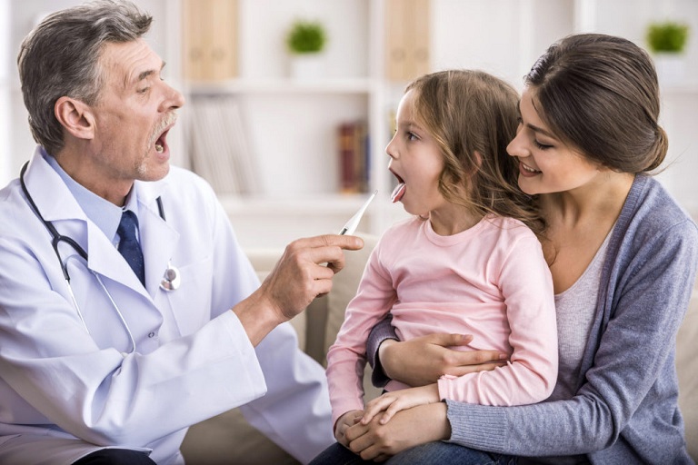 Cách chữa viêm họng ở trẻ em không dùng thuốc