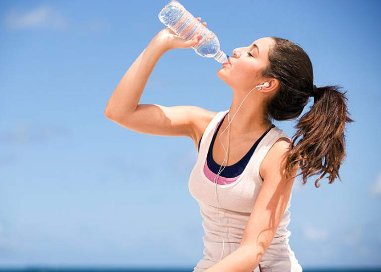 Uống nhiều nước có tác dụng gì với làn da