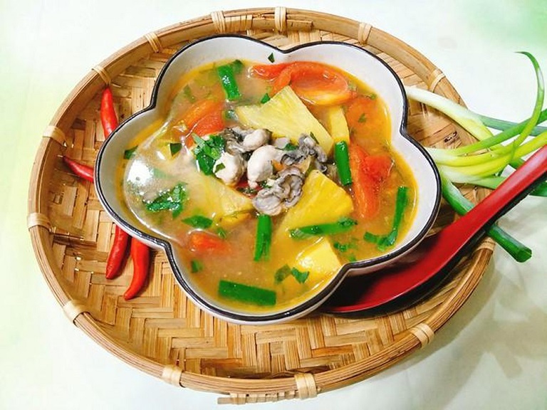 Hàu sữa nấu canh chua