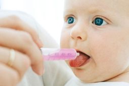 Thuốc tiêu đờm cho trẻ nhỏ, trẻ sơ sinh loại nào tốt?