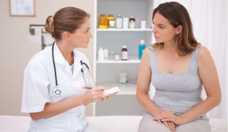 Điều gì ảnh hưởng đến chi phí điều trị viêm lộ tuyến cổ tử cung 