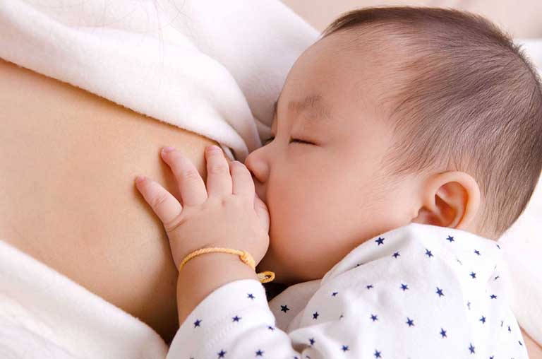cách trị nấm candida miệng cho trẻ sơ sinh