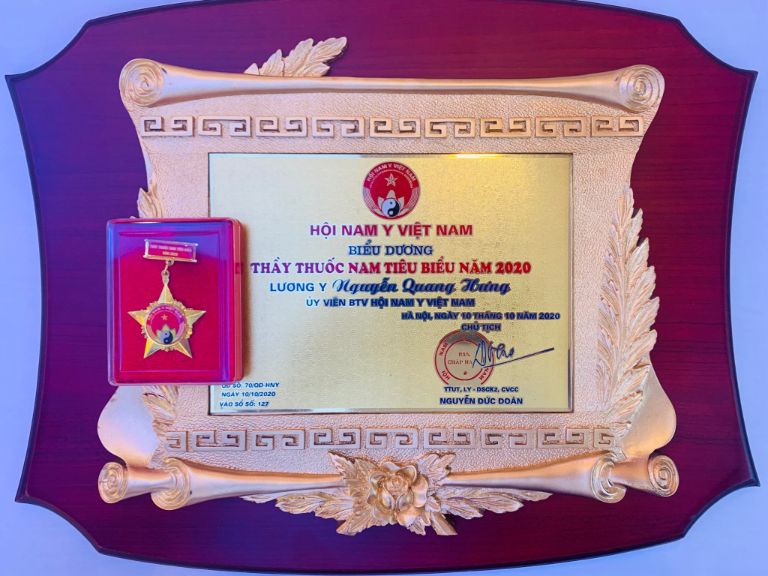 Giải thưởng Thầy thuốc Nam tiêu biểu của ông Nguyễn Quang Hưng