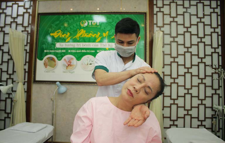 Nghệ sĩ Hương Dung tin tưởng vào phương pháp Vật lý trị liệu tại Trung tâm ĐPYP