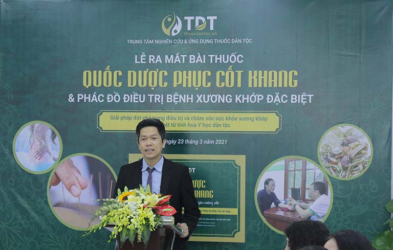 Tổng giám đốc Trung tâm Thuốc dân tộc phát biểu mở đầu buổi lễ