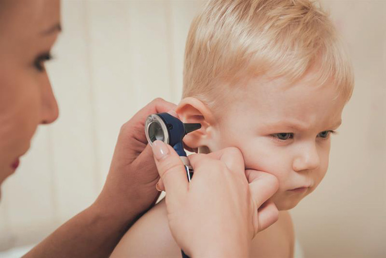 Biện pháp chẩn đoán bệnh viêm tai giữa mạn tính ở trẻ em