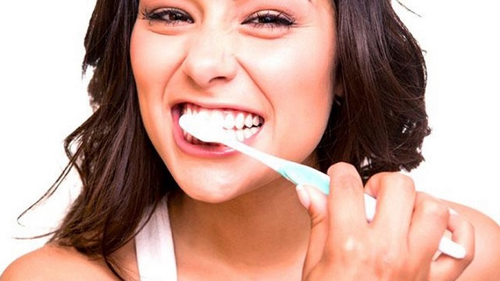 Đánh răng đúng cách để đảm bảo răng miệng luôn khỏe mạnh