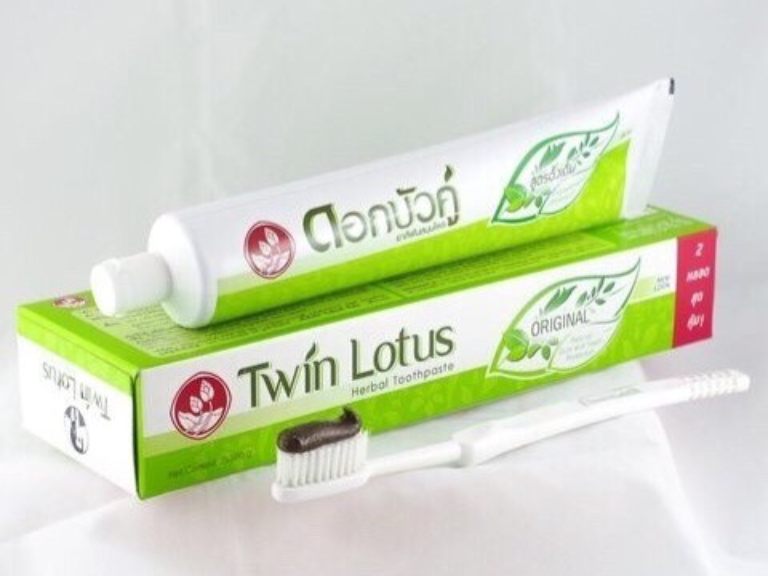Kem đánh răng Twin Lotus có xuất xứ từ Thái Lan rất thích hợp cho người bị nhiệt miệng