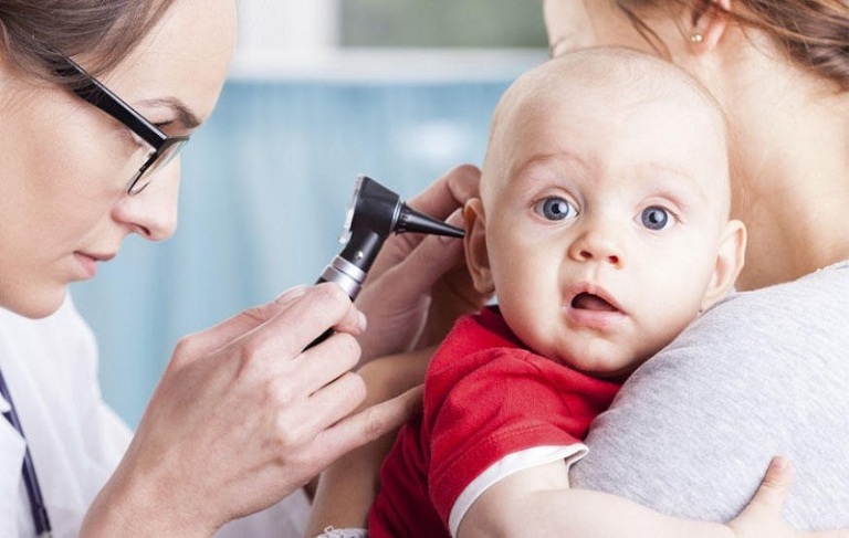 Viêm tai giữa ở trẻ sơ sinh là bệnh gì?
