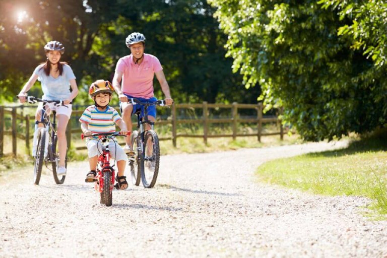 Người trẻ có thể đạp xe để nâng cao sức khỏe tổng thể, ngăn ngừa đột quỵ