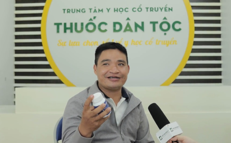 Bệnh nhân Trần Văn Thanh sử dụng thuốc dạ dày Sơ can Bình vị tán của Trung tâm Thuốc dân tộc hiệu quả