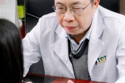 Hiệu quả mới là thước đo của Người Thầy Thuốc - Lão Tuấn