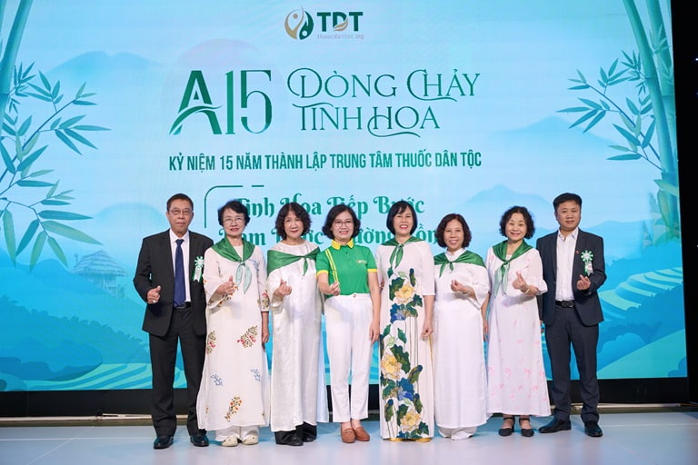 Tri ân đội ngũ bác sĩ trụ cột của Trung tâm Tri ân đội ngũ bác sĩ trụ cột của Trung tâm