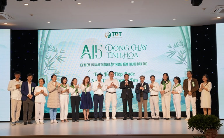 Thuốc dân tộc dành lời cảm ơn, tri ân sâu sắc tới khách hàng Thuốc dân tộc dành lời cảm ơn, tri ân sâu sắc tới khách hàng