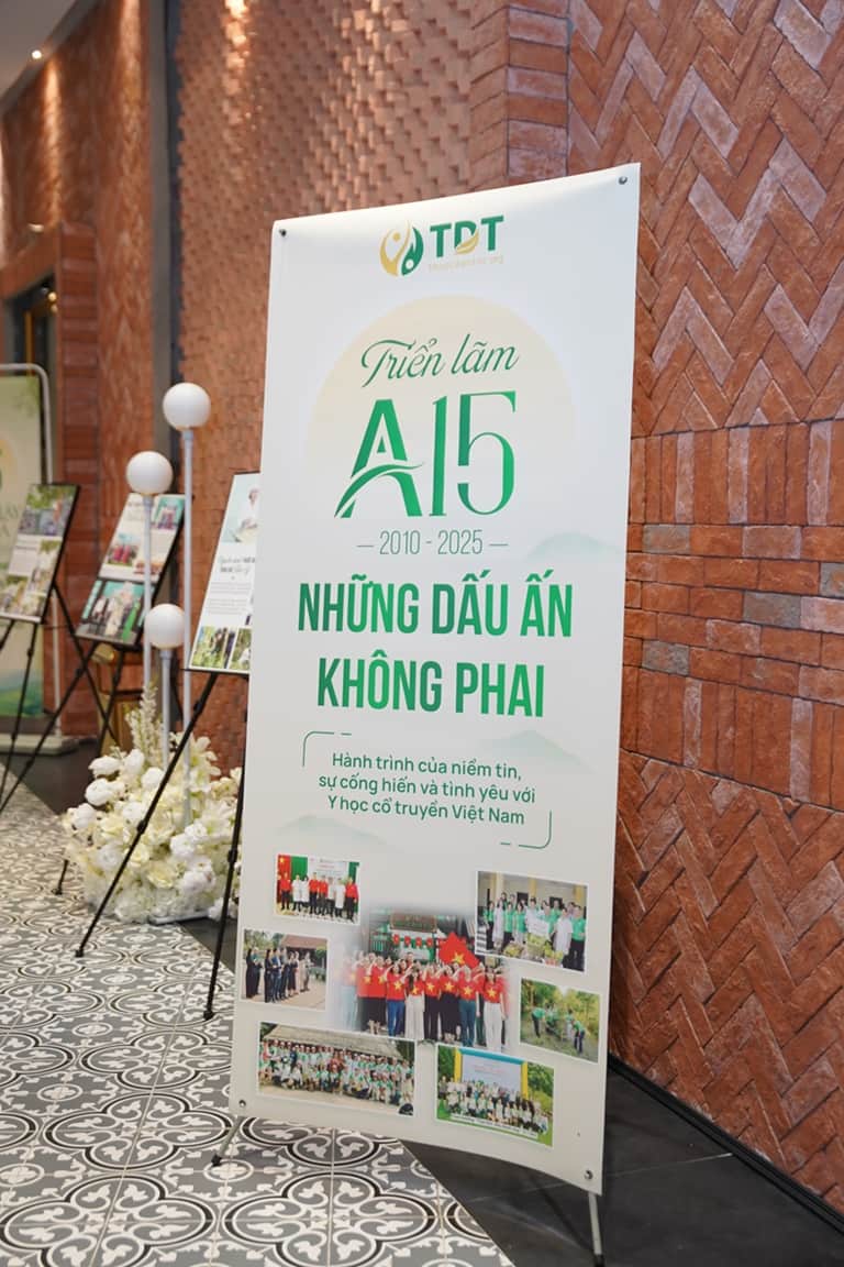 Triển lãm ảnh kỷ niệm 15 năm Thuốc dân tộc