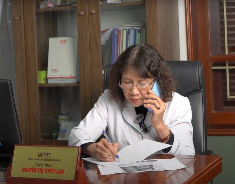 Bác sĩ Tuyết Lan luôn tư vấn từ xa, đồng hành cùng bệnh nhân