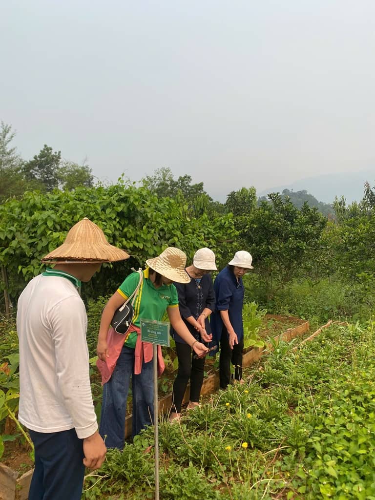 Đoàn công tác có mặt tại khu bảo tồn dược liệu Hồ Quang Minh