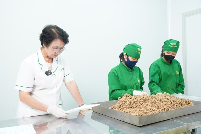 Quá trình đánh giá chất lượng tại nhà máy được thực hiện bằng chuyên môn và kinh nghiệm nhiều năm