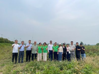 Đoàn công tác Thuốc dân tộc trong chuyến khảo sát vùng trồng bạch truật, bạch thược tại Bạc Châu, An Huy