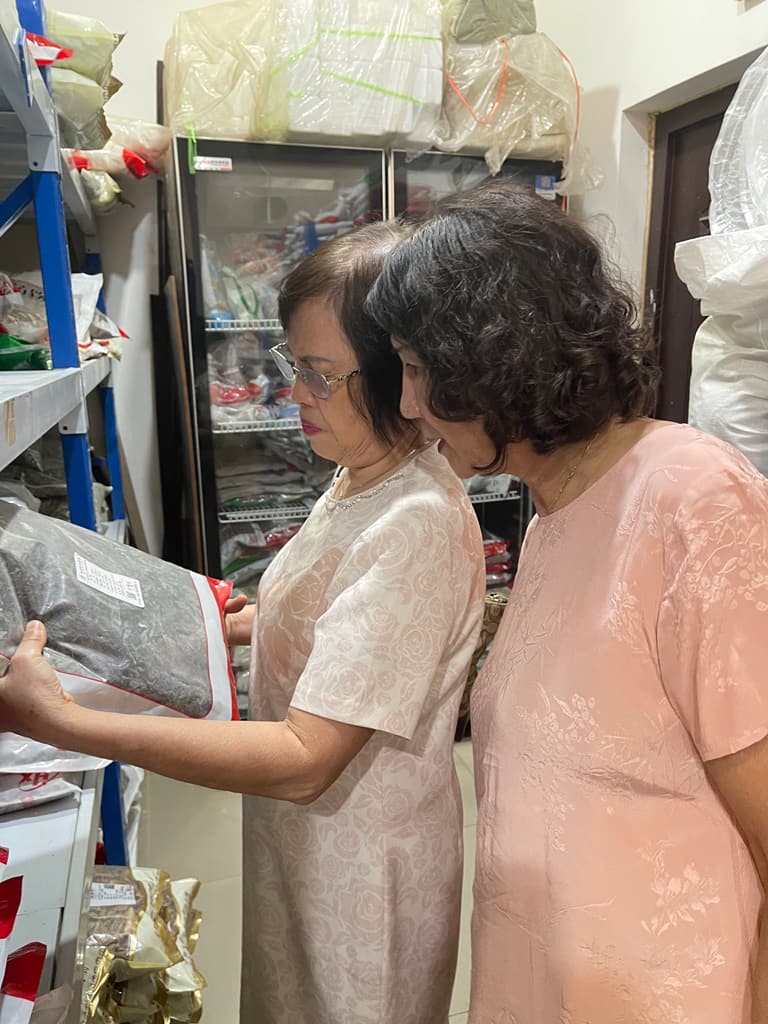 Tham quan trải nghiệm mô hình, chất lượng dược liệu tại phòng khám