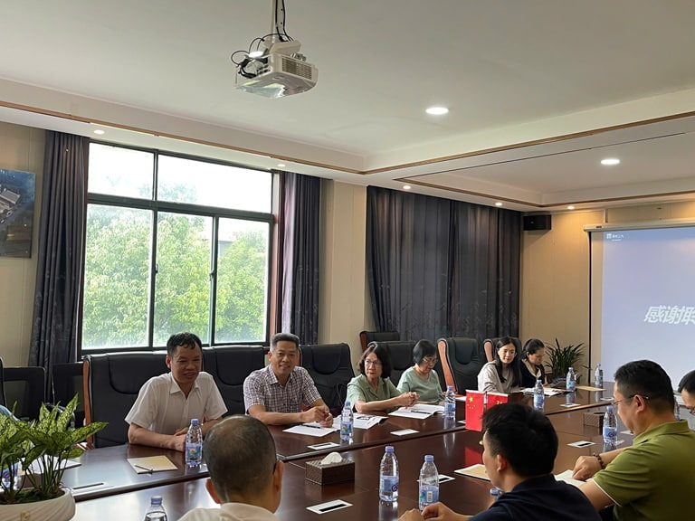 Đoàn công tác Thuốc dân tộc chính thức có mặt tại Bạc Châu, làm việc tại nhà máy dược liệu lớn nhất tại đây